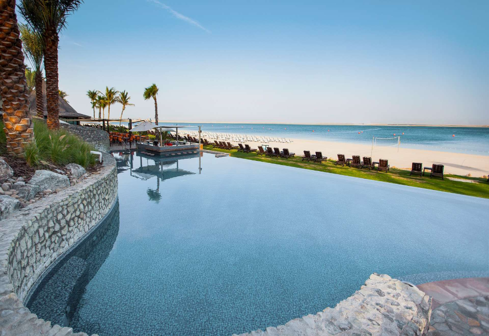 JA Palm Tree Court 